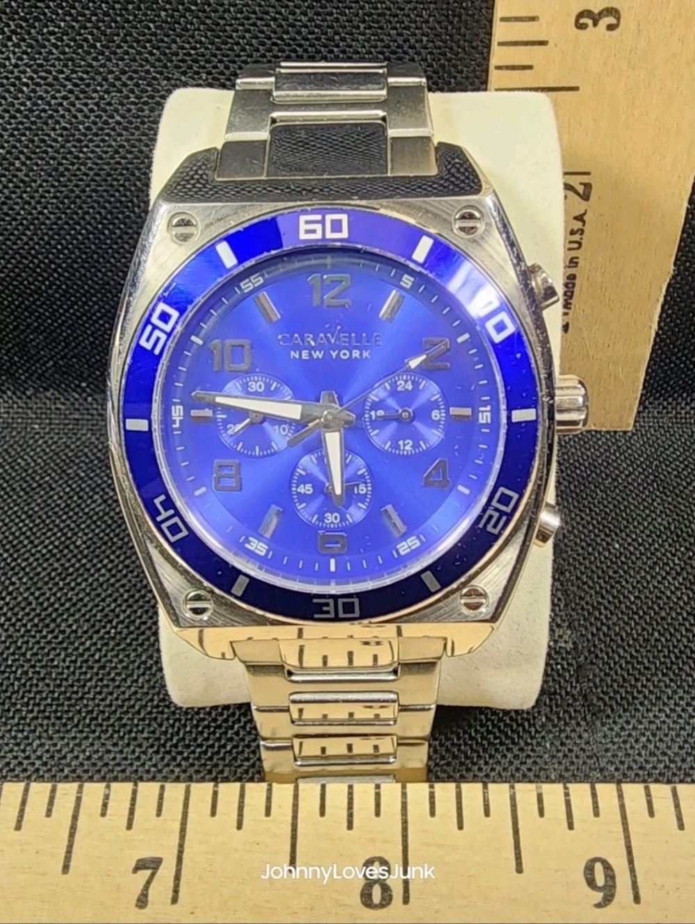 Caravelle Dive Watch Men's Model# 45A109 Works Runs Keeps Time Steel Band